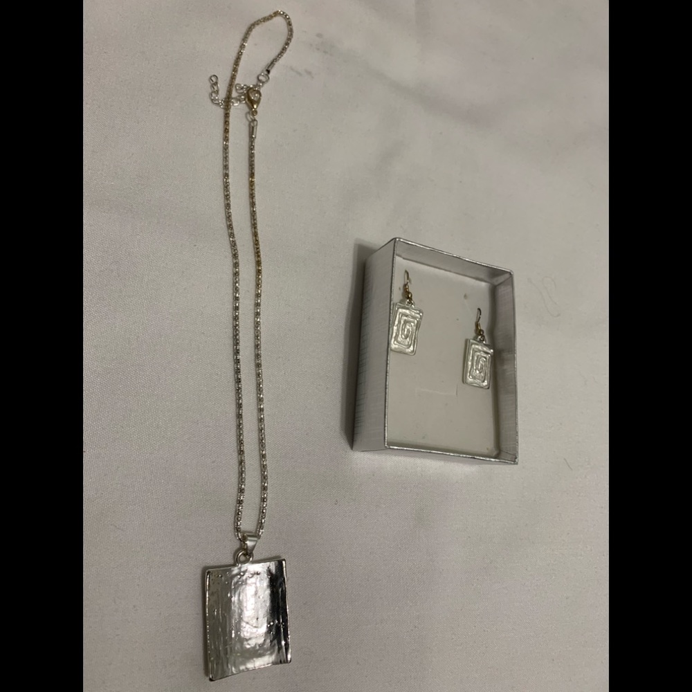 Greek Key Design Jewelry Set - Picture 3 of 3